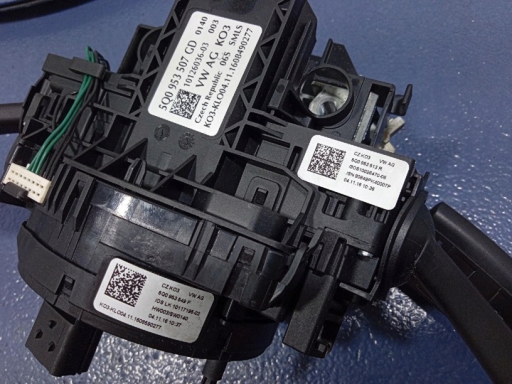 SKODA OCTAVIA III COMMUTATEUR COMPOSITE MANETTES BANDE CONTACTEUR D'ALLUMAGE 5Q0953507GD