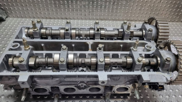 CULASSE MOTEUR COUVERCLE ARBRES XS4E-6090-BA FORD FOCUS MK1 1.6 16V FYDA