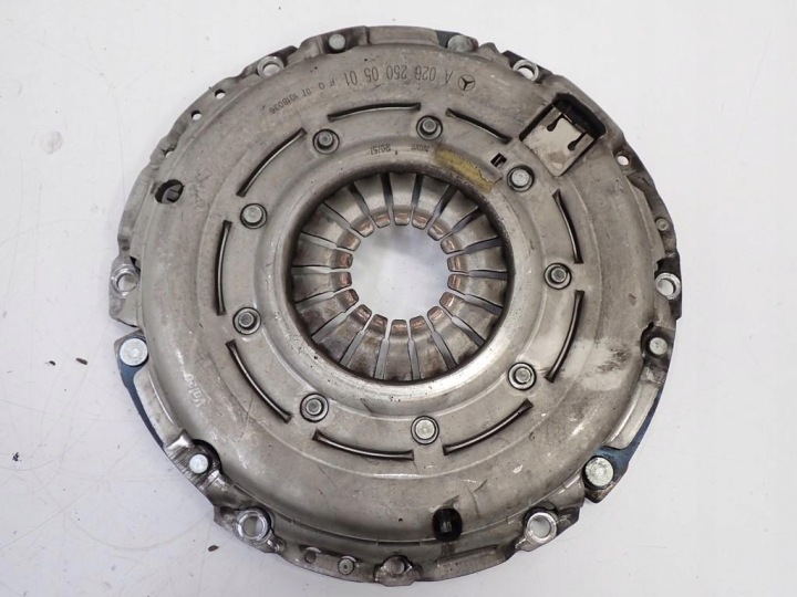 EMBRAYAGE COMPLET BI-MASSE MERCEDES A-KLASA W176 W246 W117 1.6 CGI 17R