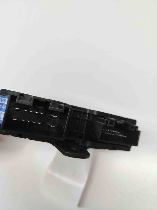 MODULE COUVERCLES DE COFFRE ARRIÈRE VOLVO V90 II 31676621 28313804 2.0L 226KW 2018