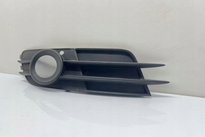 GRILLE PARE-CHOCS CENTRALE AUDI 4G0807681A 3.0L DIESEL 2011