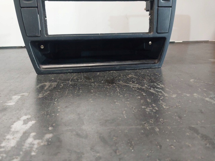 CHÂSSIS RADIO TABLEAU DE BORD INSTRUMENTATION VOLKSWAGEN PASSAT B5 3B0858069K