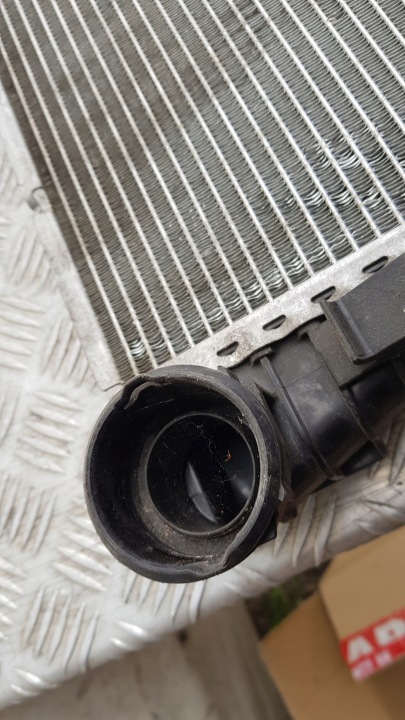 MERCEDES W212 W204 RADIATEUR EAU A0995006203