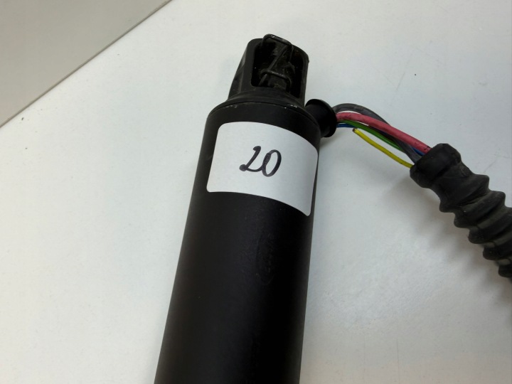 SKODA KAMIQ SERVOMOTEUR TÉLESCOPE ÉLECTRIQUE COUVERCLES DE COFFRE COUVERCLES DE COFFRE 658827852A