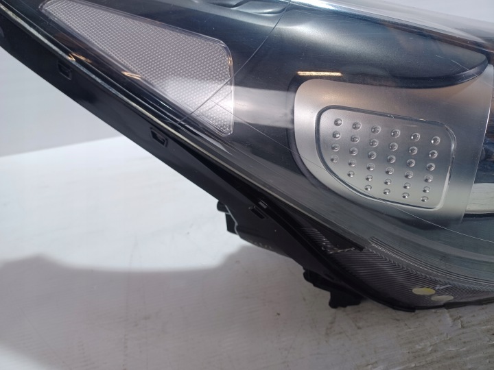 KIA SPORTAGE IV 4 PHARE DROIT AVANT LENTILLE LED 92102F1040 UK