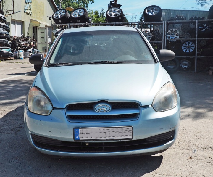 HYUNDAI ACCENT 3 MC 05-10 COUVERCLES DE COFFRE ARRIÈRE ARRIÈRE COUVERCLES DE COFFRE AVEC VITRE COULEUR 2B EN BON ÉTAT