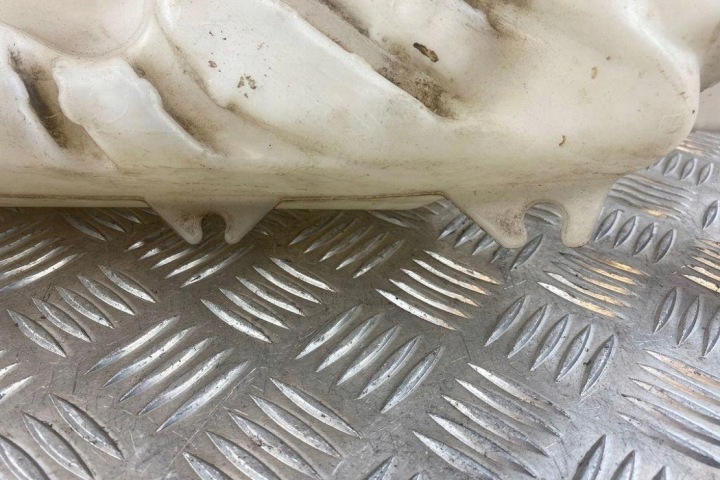 RÉSERVOIR LAVE-GLACES 7701058023 RENAULT CLIO III ORIGINAL