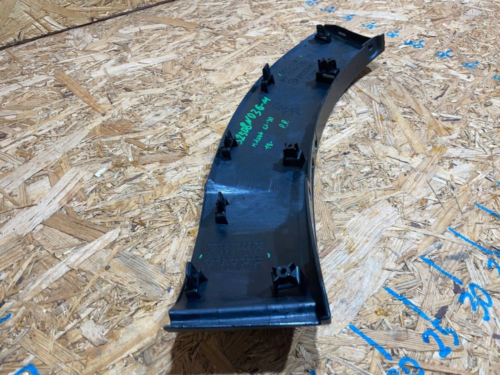 MAZDA CX30 CX-30 19- MOULURE REVÊTEMENT LATÉRALE PARE-CHOCS DROITE AVANT AVANT