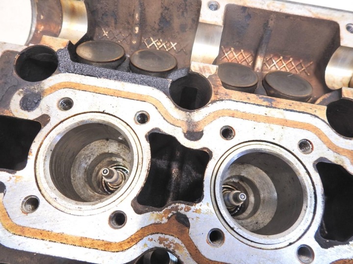 CULASSE MOTEUR FORD S-MAX MK1 2.5 T 8642289006