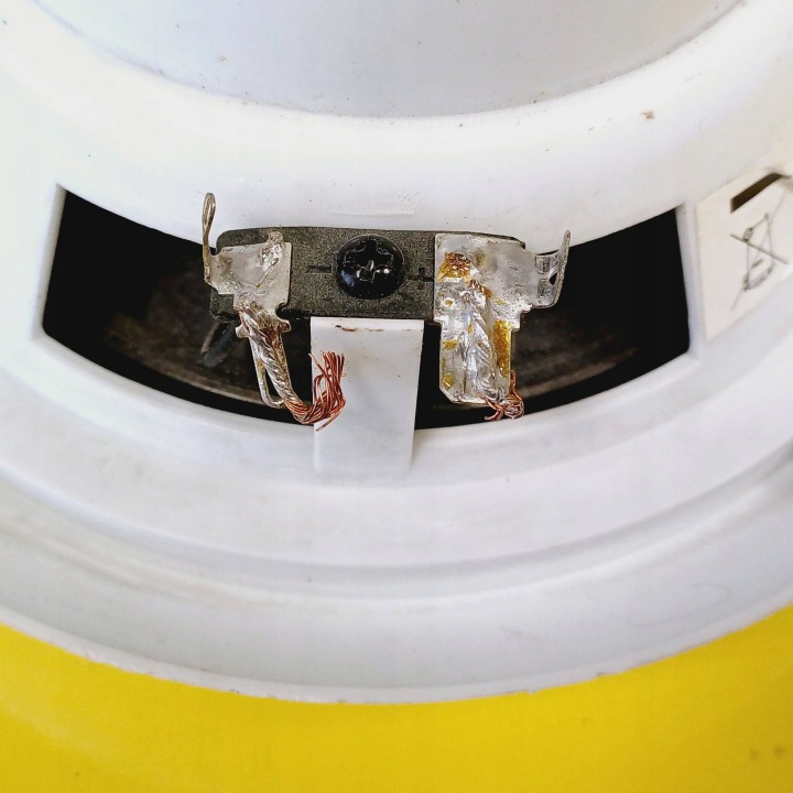 HAUT-PARLEUR GAUCHE DROIT AVANT ARRIÈRE NISSAN PRIMERA NR472