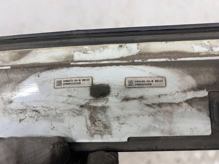 MOULURE PORTES ARRIÈRE TESLA MODÈLE X 106927300B