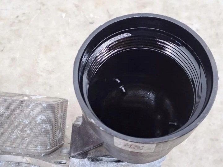 FIXATION FILTRE HUILES MERCEDES-BENZ C (W205) 70586826 2015