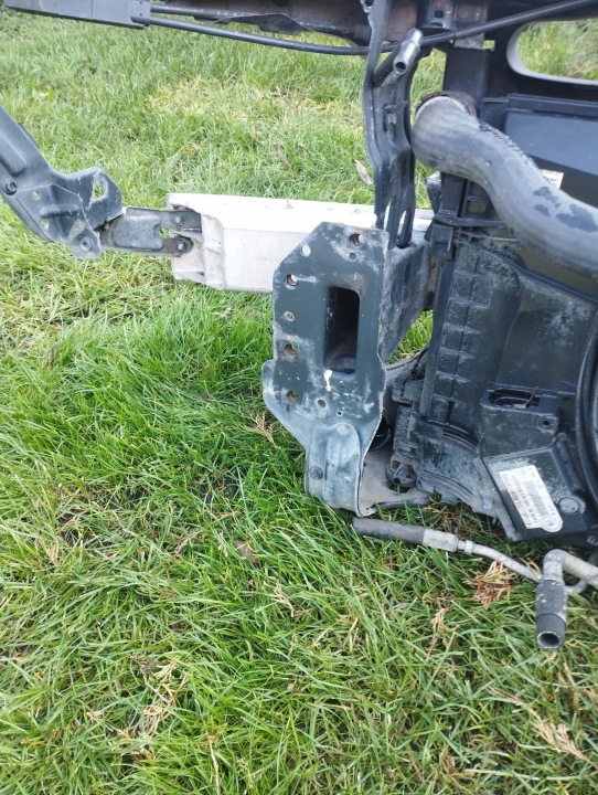 MERCEDES W203 2.2 CDI 646963 RENFORCEMENT AVANT RADIATEUR PANNEAU AVANT