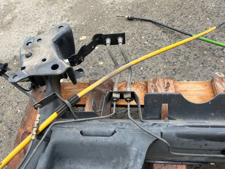 RENAULT CLIO IV 4 LIFT BERLINE COMPACTE 0.9 TCE 17R POUTRE SUSPENSION ARRIÈRE ARRIÈRE