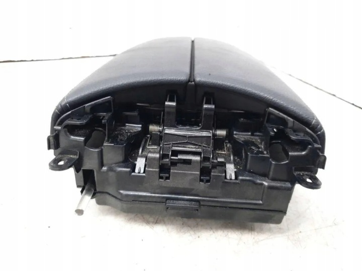 ACCOUDOIR MERCEDES-BENZ C (W205) 2056800796 1.99L 2015