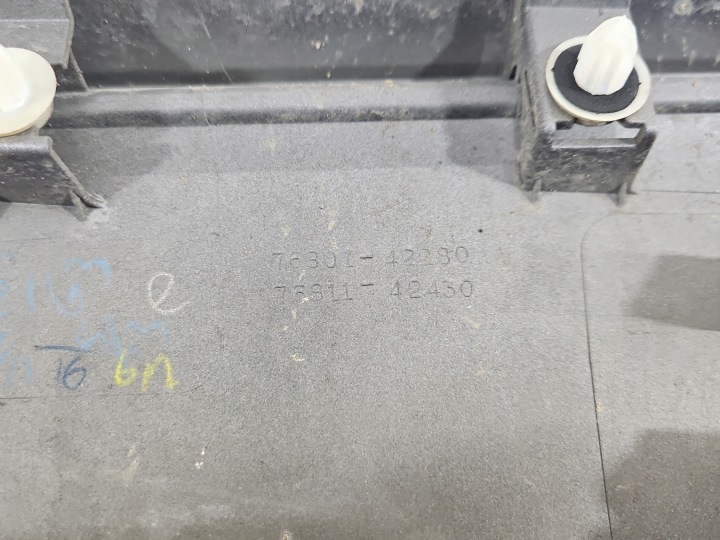 CACHE ARRIÈRE COUVERCLES DE COFFRE TOYOTA RAV4 V 1G3 76801-42240