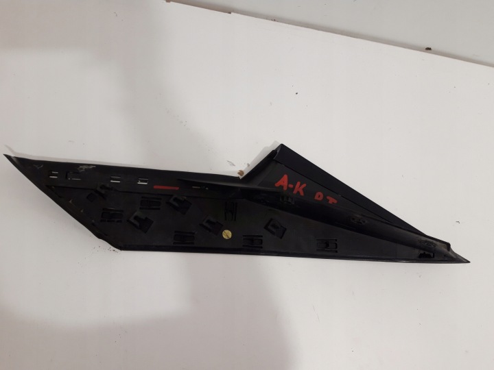 ASTRA K V MOULURE GARDE-BOUE DROIT ARRIÈRE 39085854