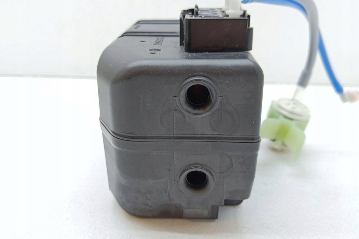 POMPE VACUUM MERCEDES-BENZ AVEC (W221) A2218000748 3.5L GASOLINE 200KW 2007