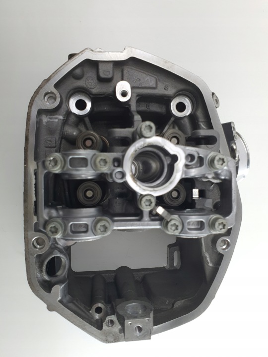 CULASSE GAUCHE BMW 1200 BMW 8546345