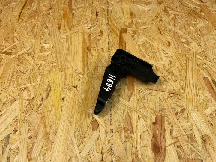 SUPPORT POIGNÉE FIXATION JALOUSIES GAUCHE BMW 3 G20 G21 7434061