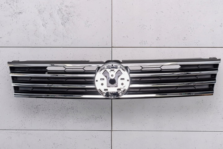 GRILLE CALANDRE RADIATEUR 7P6853651L VOLKSWAGEN TOUAREG II 7P 2014-2018