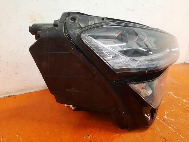 SKODA KODIAQ II 24- PHARE DROITE AVANT PROJECTEUR DROIT 57H941036A
