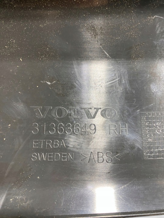 VOLVO XC90 MOULURE SEUIL ARRIÈRE