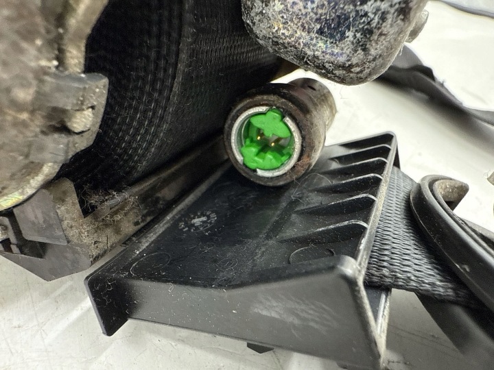 AVANT CEINTURE DE SÉCURITÉ AVANT MERCEDES-BENZ E W211 2118600285