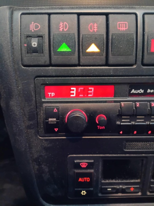 RADIO AUDI BETA 4D0035152