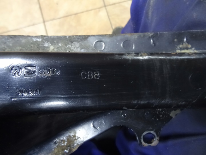 IBIZA 1.4MPI 00' POUTRE MOTEUR