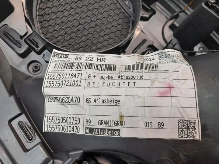 COLLECTEUR BRODERIE GARNITURE PORTES DROIT ARRIÈRE AUDI A4 S4 B9 2017 BERLINE OE
