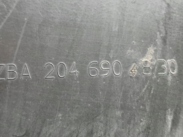 PASSAGE DE ROUE DROIT AVANT PIÈCE ARRIÈRE MERCEDES W204 A2046984030