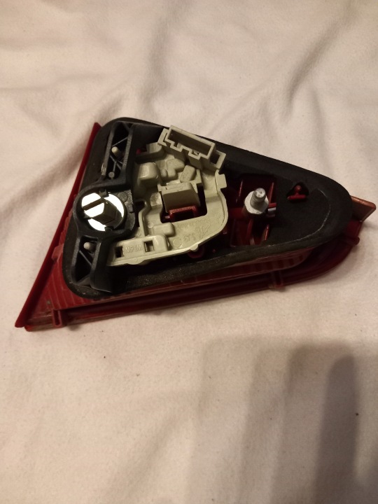 PHARE DROITE ARRIÈRE ARRIÈRE DANS COUVERCLE DE COFFRE AUDI A5 8T COUPÉ 8T0945094