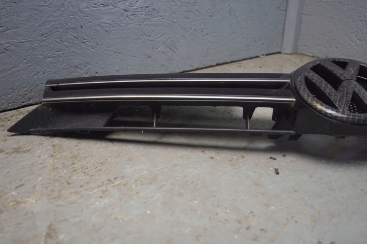 VW GOLF VI GRILLE CALANDRE (G322)