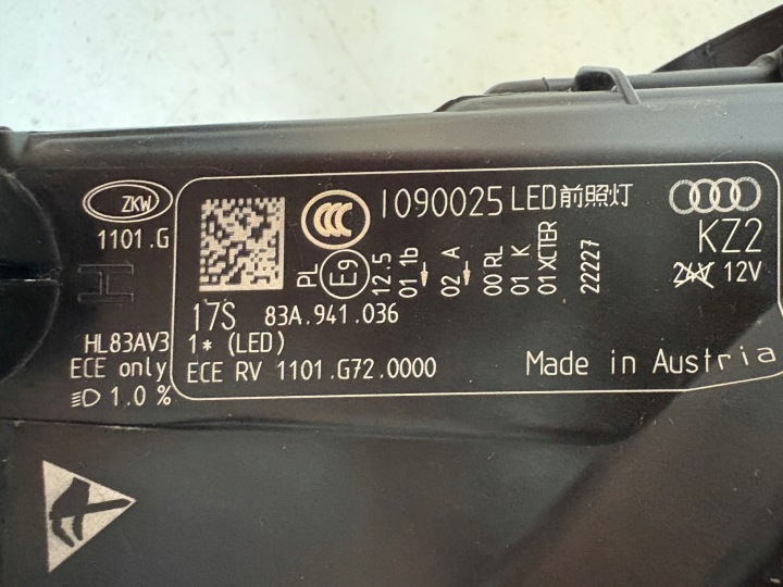AUDI Q3 2019-25 ANNÉE 83A941036 PHARE DROITE MATRIX