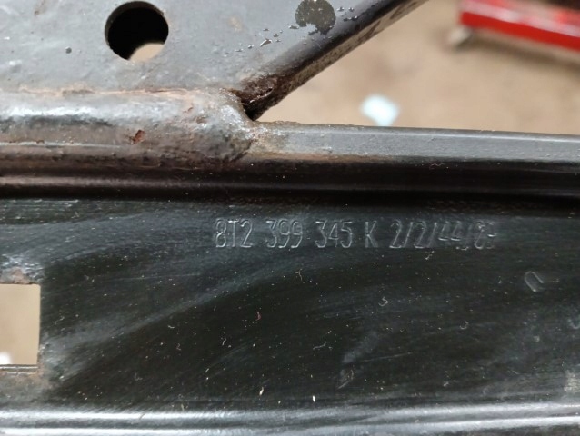 AUDI A4 B8 A5 CROISILLON RENFORCEMENT POUTRE 8T2399345K