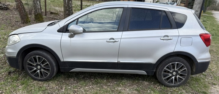 SUZUKI SX4 S-CROSS COUVERCLES DE COFFRE ARRIÈRE CAMÉRA PHARES ENSEMBLE COULEUR ZCC