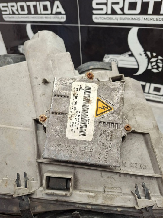 PROJECTEUR MERCEDES-BENZ C W203 A2038203761