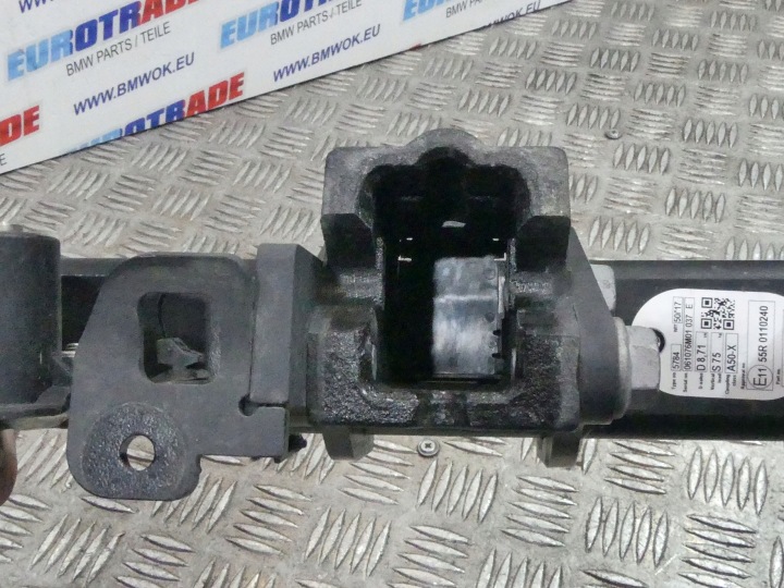 MINI F54 CLUBMAN POUTRE CROCHET ARRIÈRE 6871586