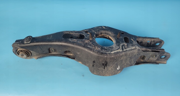 HYUNDAI TUCSON IV 22R BRAS DE SUSPENSION DROIT ARRIÈRE 55211-N9050