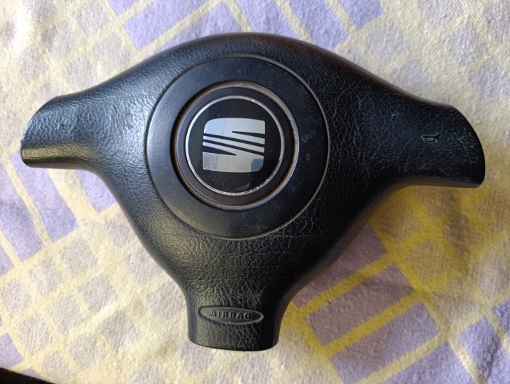 VOLANT COUSSIN AIRBAG SEAT TOLEDO II 1M0419091F 1M0880201K ORIGINAL