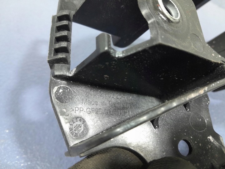 PORSCHE CAYMAN II LIFT 982 16- 2.0 T RÉSERVOIR D'EXPANSION 982863254A