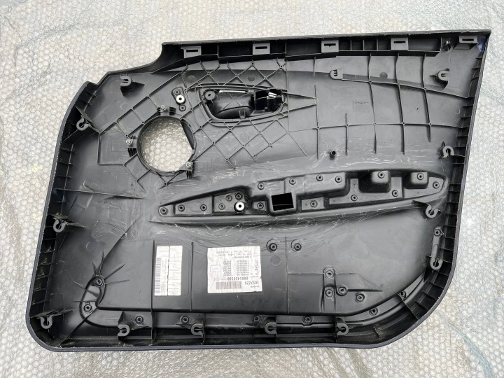 BMW E87 COLLECTEUR PORTES GAUCHE AVANT EUROPE MATÉRIAU