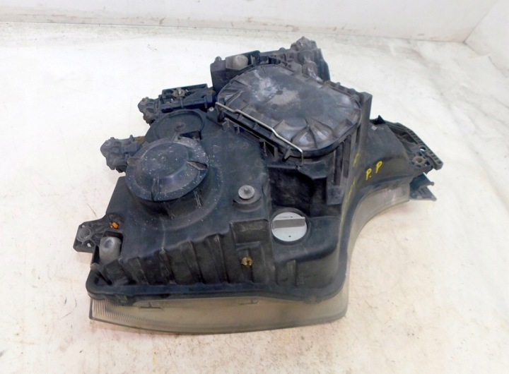 MB ACTROS MP4 12R EURO 5 PHARE PROJECTEUR DROIT AVANT A9608200339