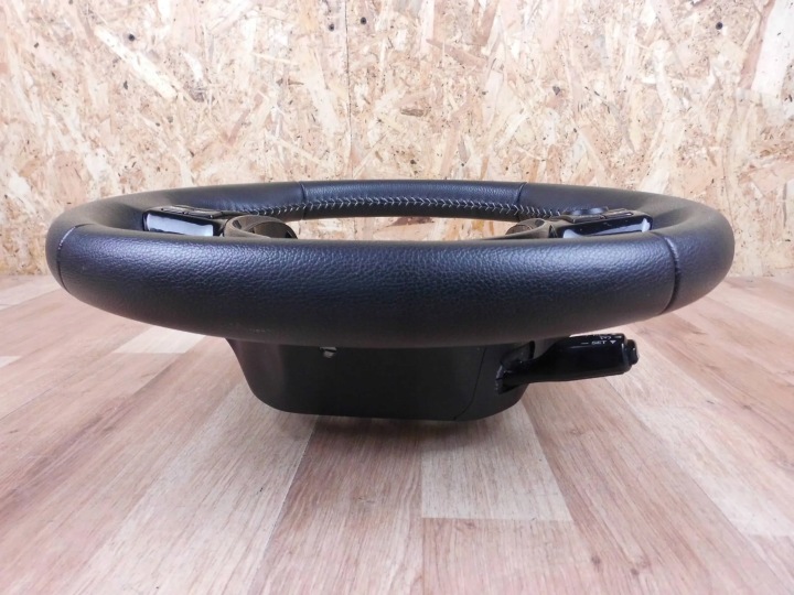 TOYOTA YARIS III VOLANT CUIR 45100-0D500