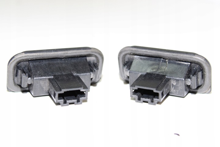 MERCEDES W209 CLK AMPOULES CADRE DE PLAQUE D'IMMATRICULATION GAUCHE DROITE 2308200166