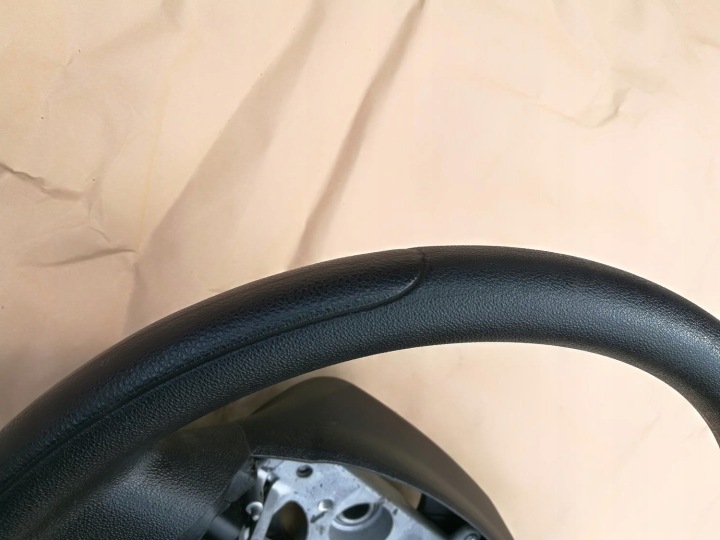 VOLANT HYUNDAI I10 07-13R
