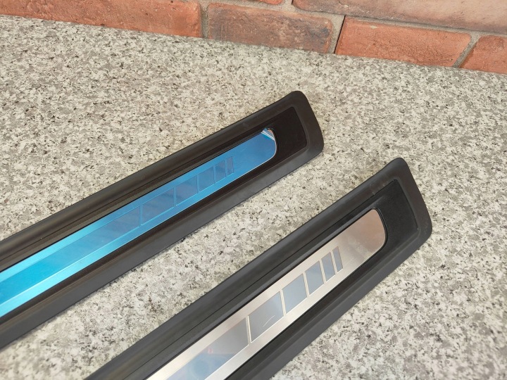 BAGUETTES REVÊTEMENTS SEUIL GAUCHE DROITE MODULE BMW 4 G22 G23 8077317