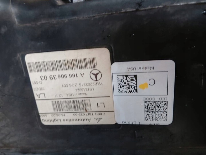 PROJECTEUR GAUCHE CÔTÉ MERCEDES-BENZ GLE W167 A1669063903 GIELDA ORIGINE EN BON ÉTAT