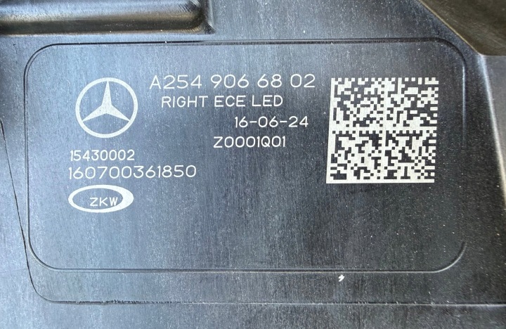 MERCEDES GLC 254 W254 X254 ENSEMBLE PHARE AVANT A2549066702 A2549066802